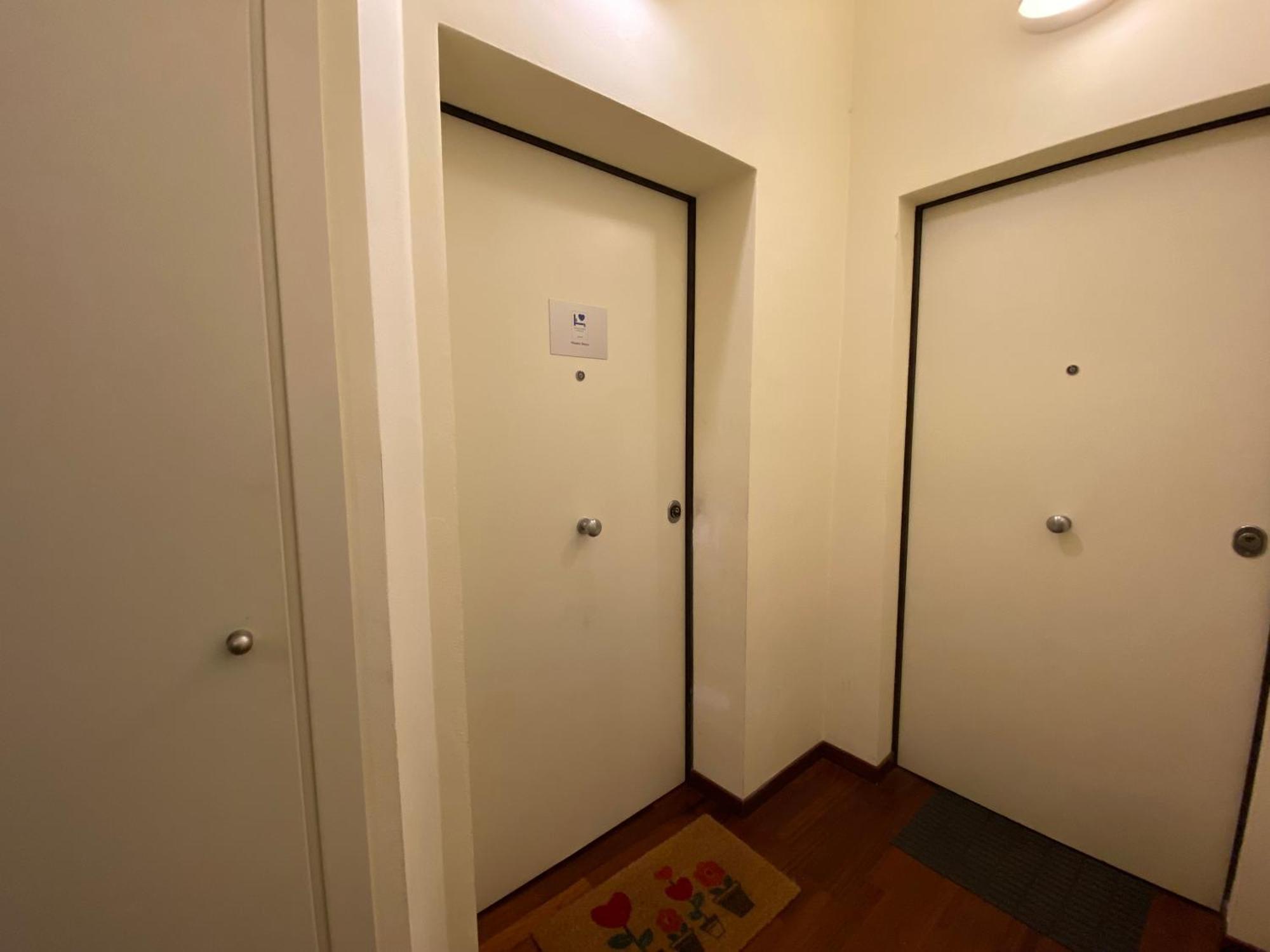 Avantgard Rooms Western Station Болонья Екстер'єр фото