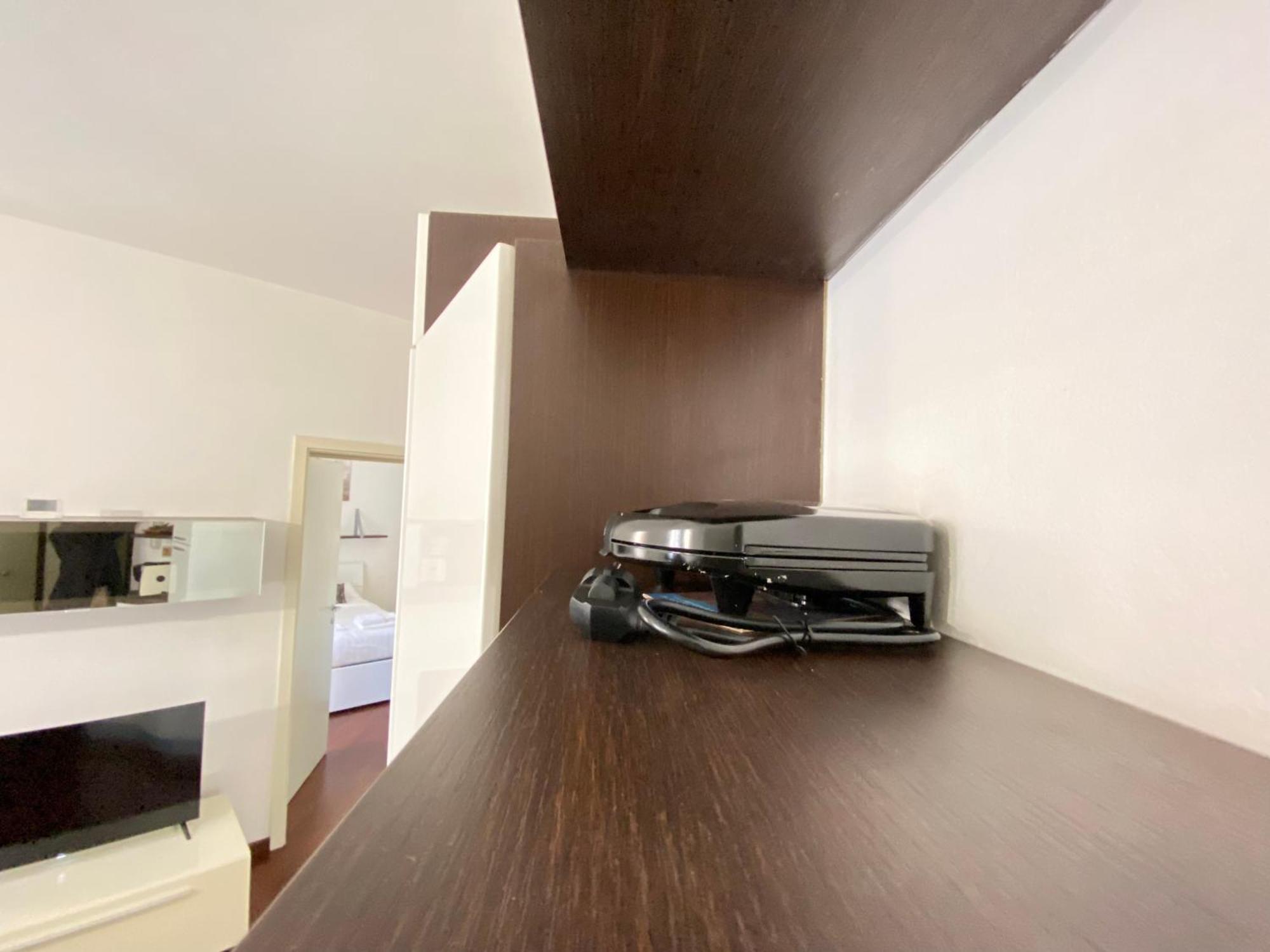 Avantgard Rooms Western Station Болонья Екстер'єр фото