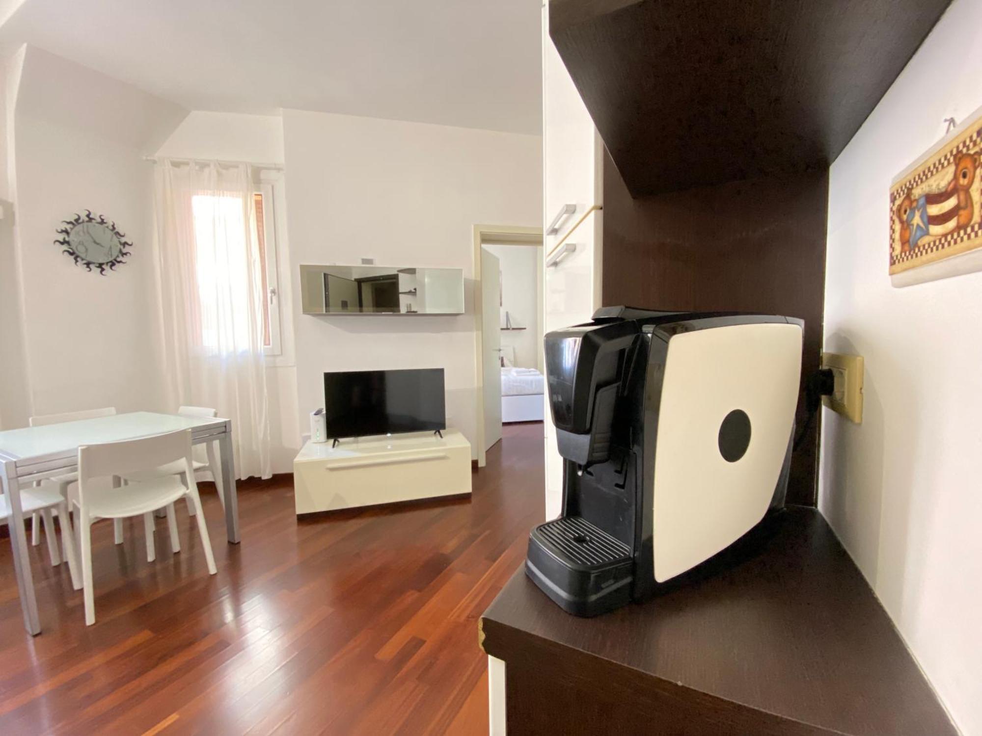Avantgard Rooms Western Station Болонья Екстер'єр фото