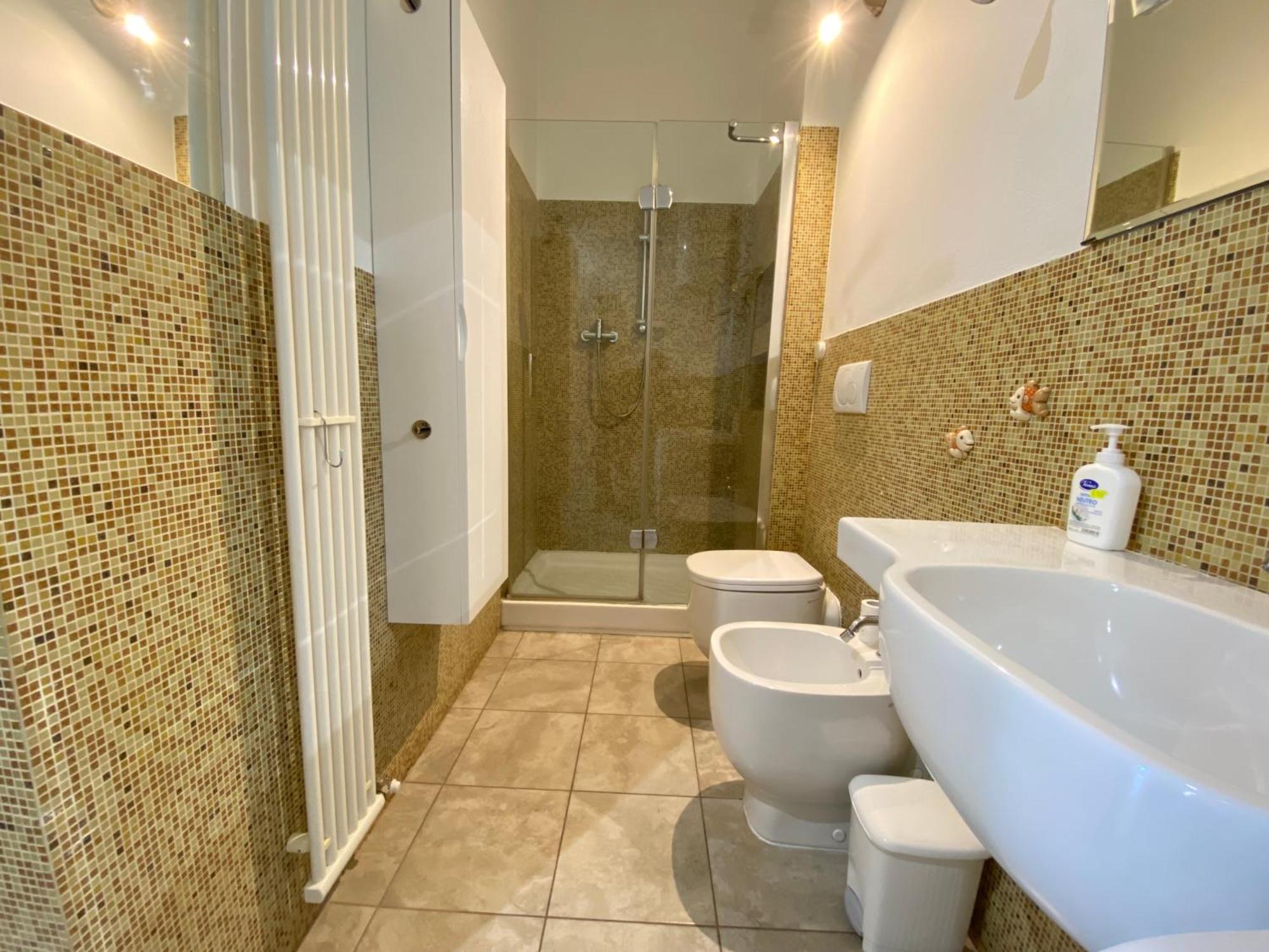 Avantgard Rooms Western Station Болонья Екстер'єр фото